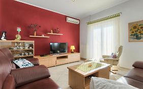 Apartment Laura By Interhome